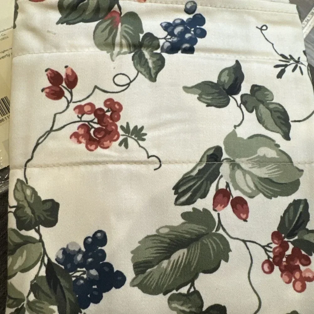 NEW Waverly Orchard Trail-Berry Balloon Valance‎ 79